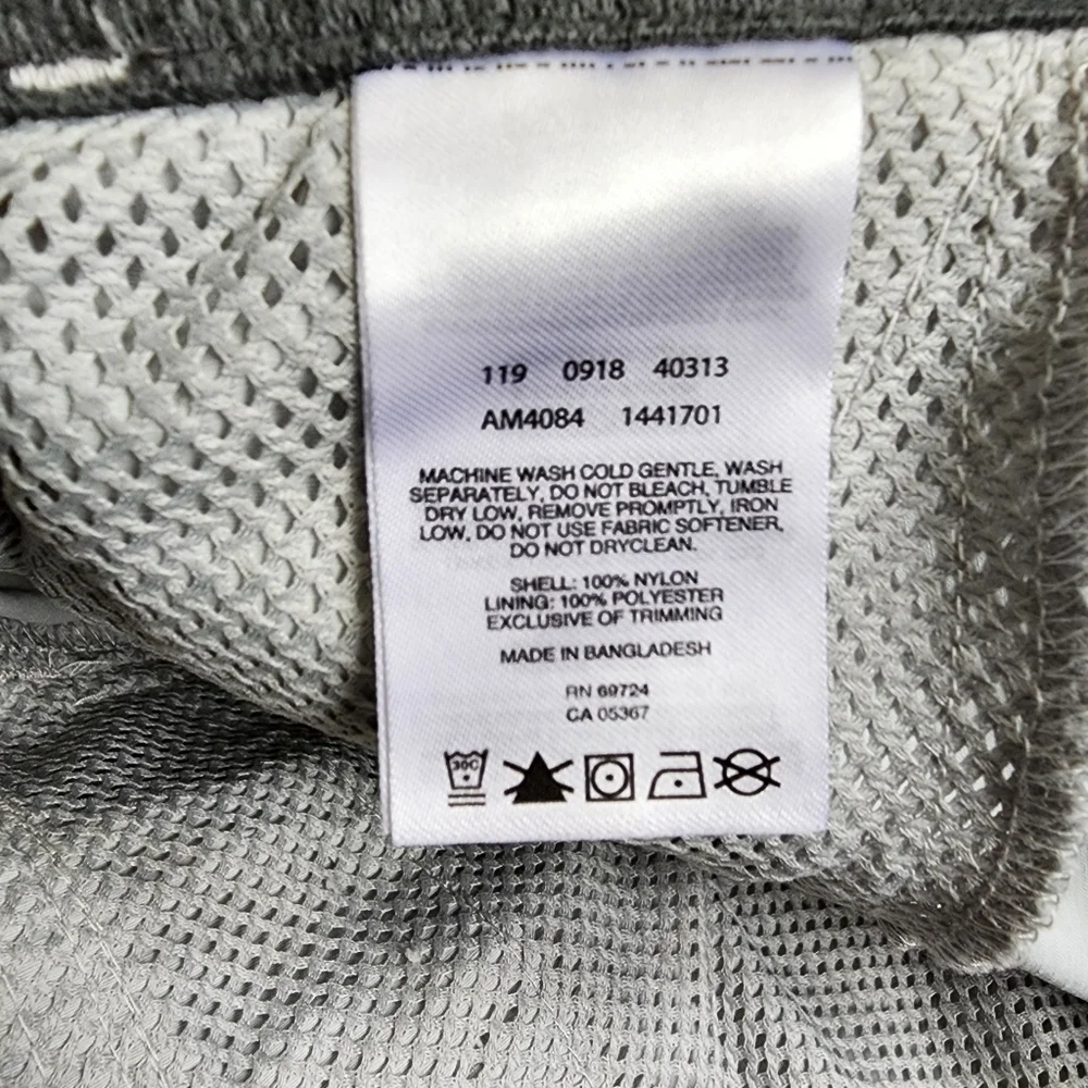 Columbia Cargo Shorts Light Grey Lightweight Outdoor - 42 Waist